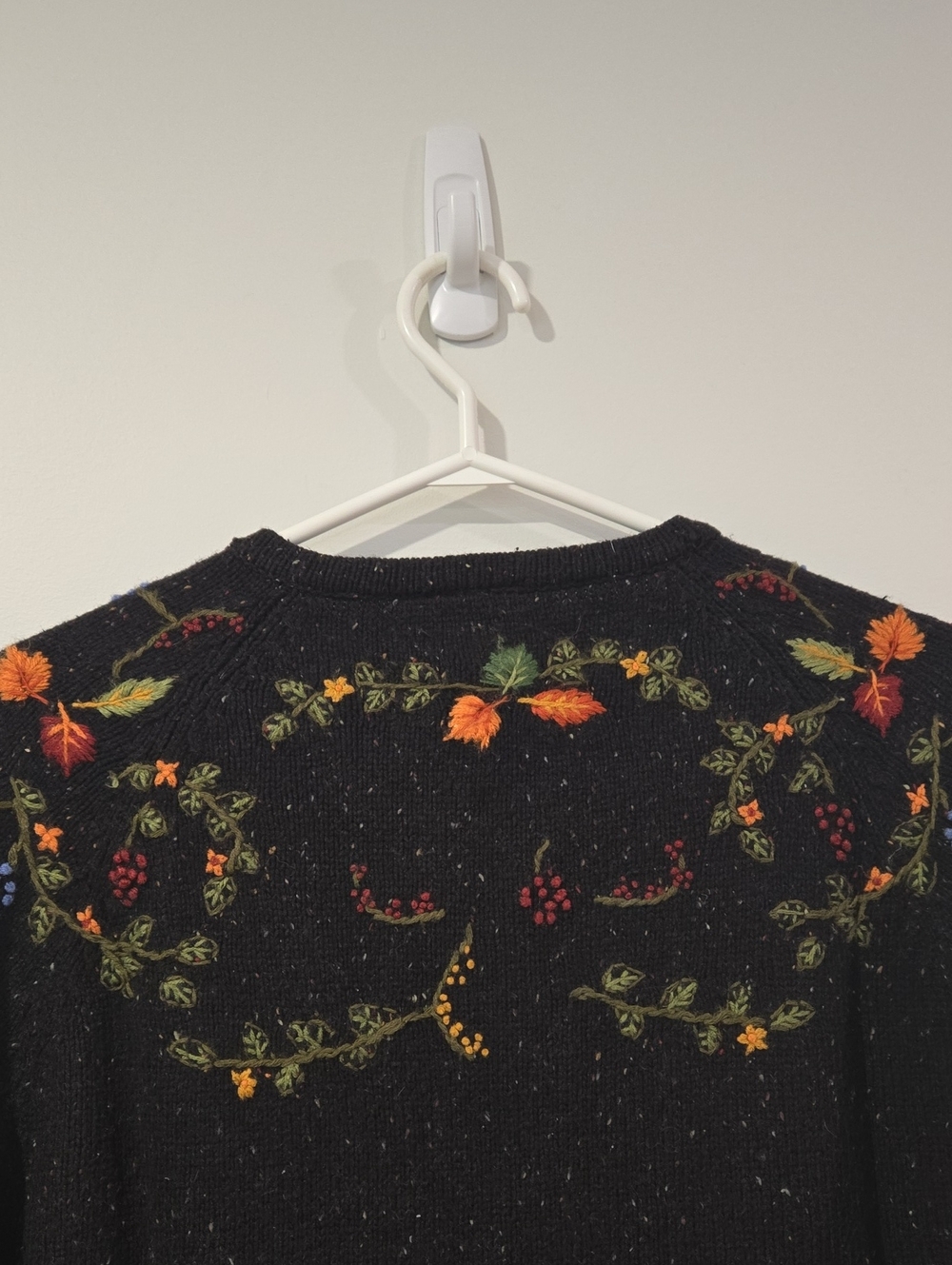 Retro Embroidered Black Zip-Up Grandmacore/Cottagecore Cardigan Sweater - Picture 7 of 9